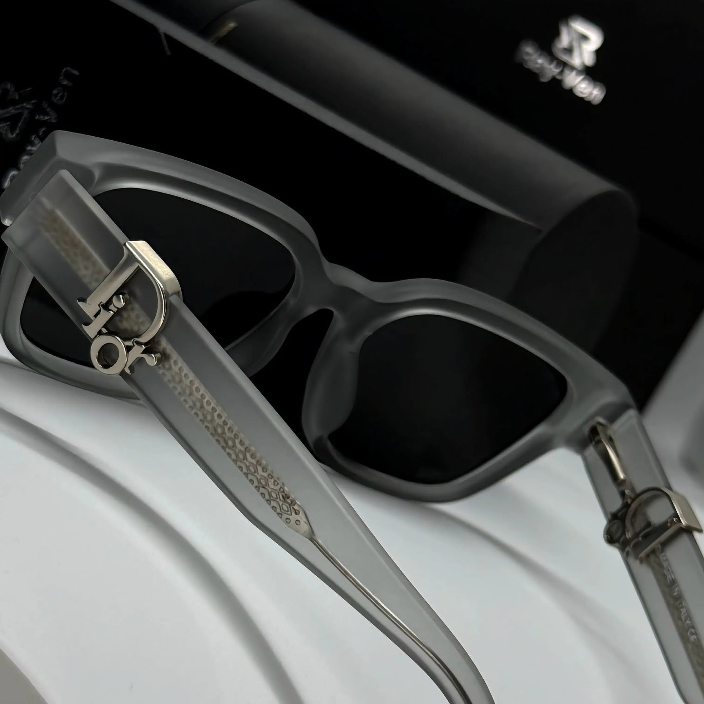 Polarized Acetate Elite | نظارة شمسية مربع فاخرة - عدسات مستقطبة UV400 - إطار أسيتات متين #34