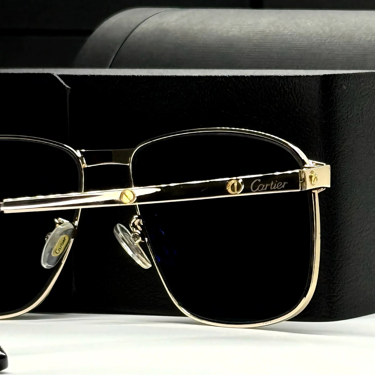 Signature Luxury Series | نظارة شمسية مربعة فاخرة - إطار معدني مميز - عدسات UV400 مضادة للانعكاس #31