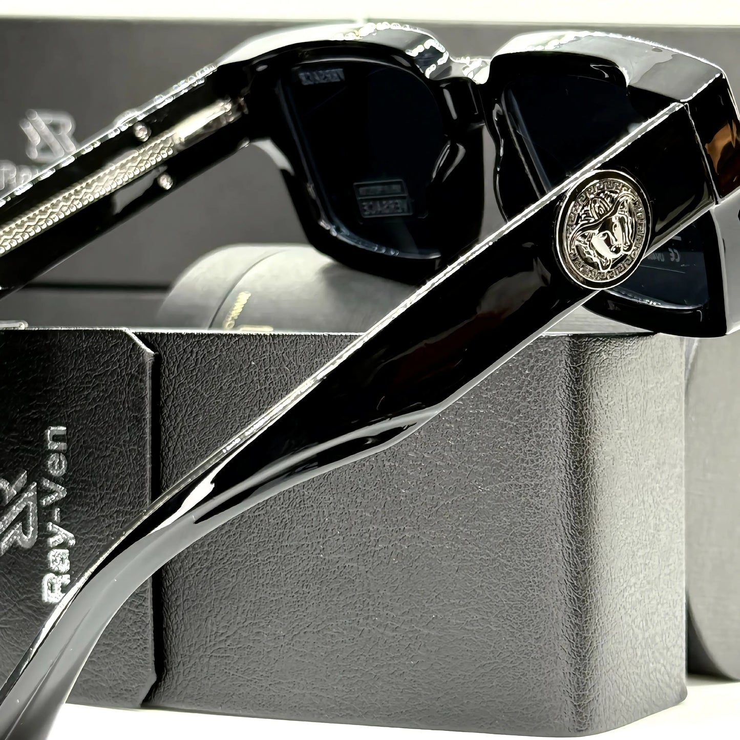 Polarized Bold Elite | نظارة شمسية مربع فاخرة - عدسات مستقطبة UV400 - إطار أسيتات بشعار جانبي مميز #39