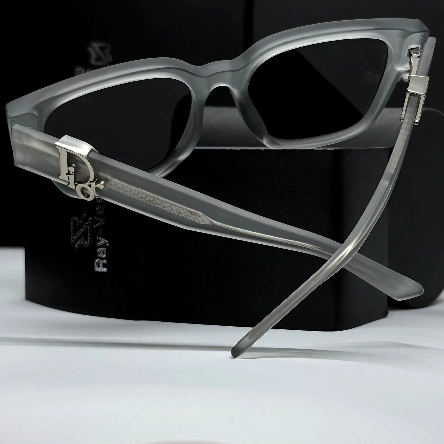 Polarized Acetate Elite | نظارة شمسية مربع فاخرة - عدسات مستقطبة UV400 - إطار أسيتات متين #34
