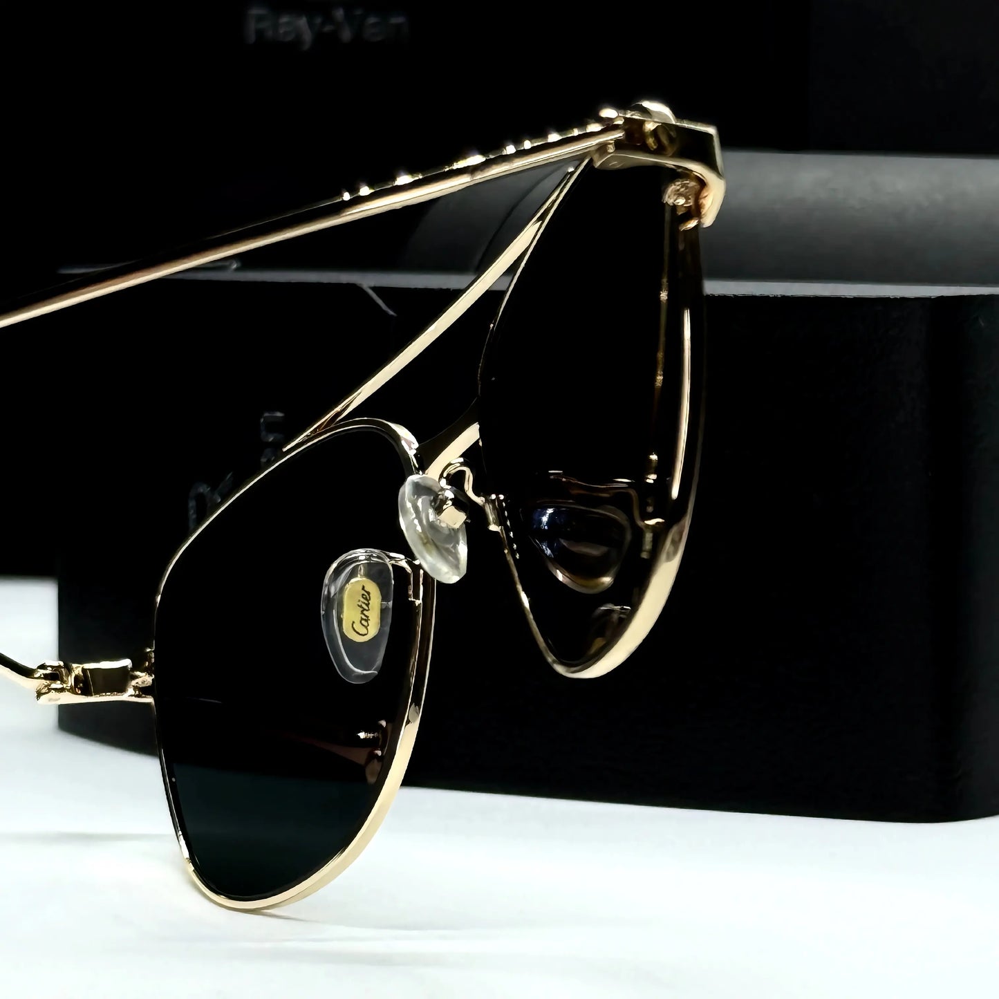 Premium Elite Collection | نظارة شمسية أفيتور فاخرة - إطار معدني مميز - عدسات UV400 مضادة للانعكاس #30