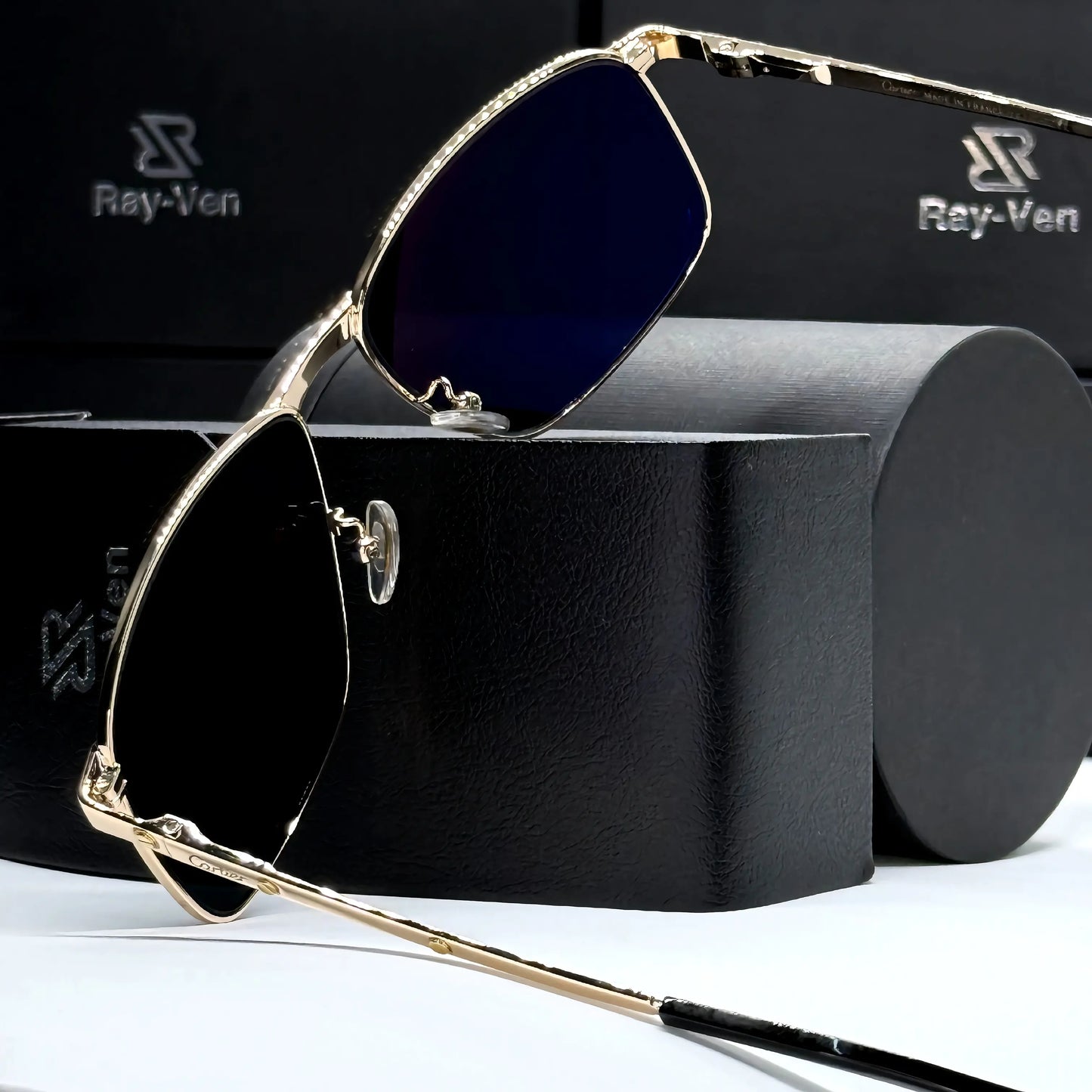 Signature Luxury Series | نظارة شمسية مربعة فاخرة - إطار معدني مميز - عدسات UV400 مضادة للانعكاس #31