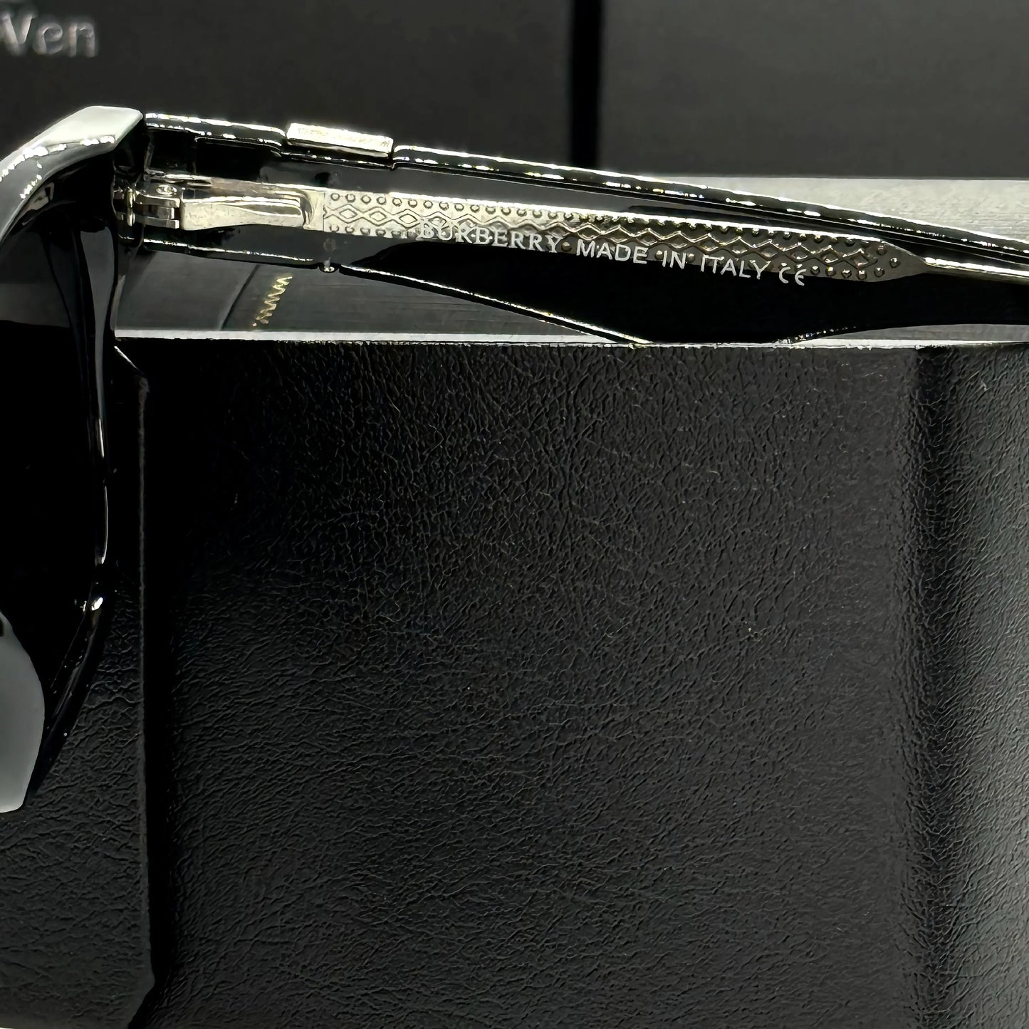 Polarized Premium Icon | نظارة شمسية مربع فاخرة - عدسات مستقطبة UV400 - إطار أسيتات بمفصلات مميزة #38