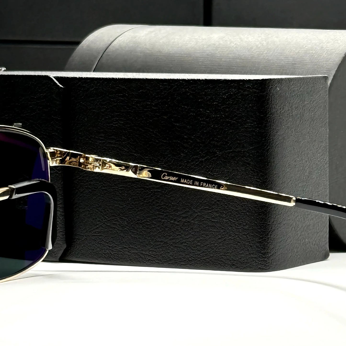 Signature Luxury Series | نظارة شمسية مربعة فاخرة - إطار معدني مميز - عدسات UV400 مضادة للانعكاس #31